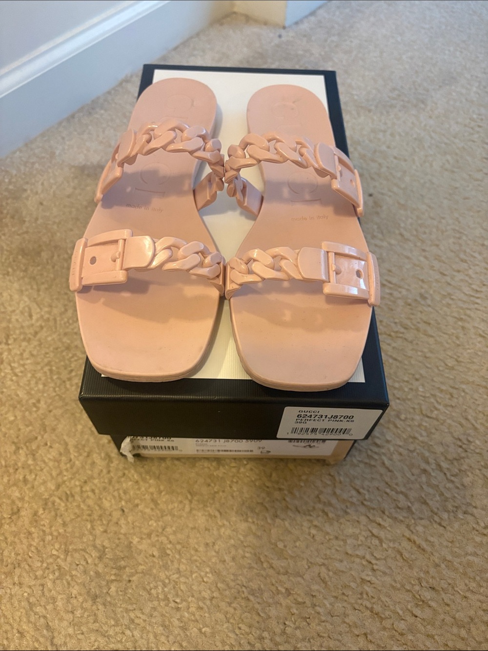 Gucci Women’s Blush Pink Chain-Link Buckle Slide Sandals - Picture 1 of 4